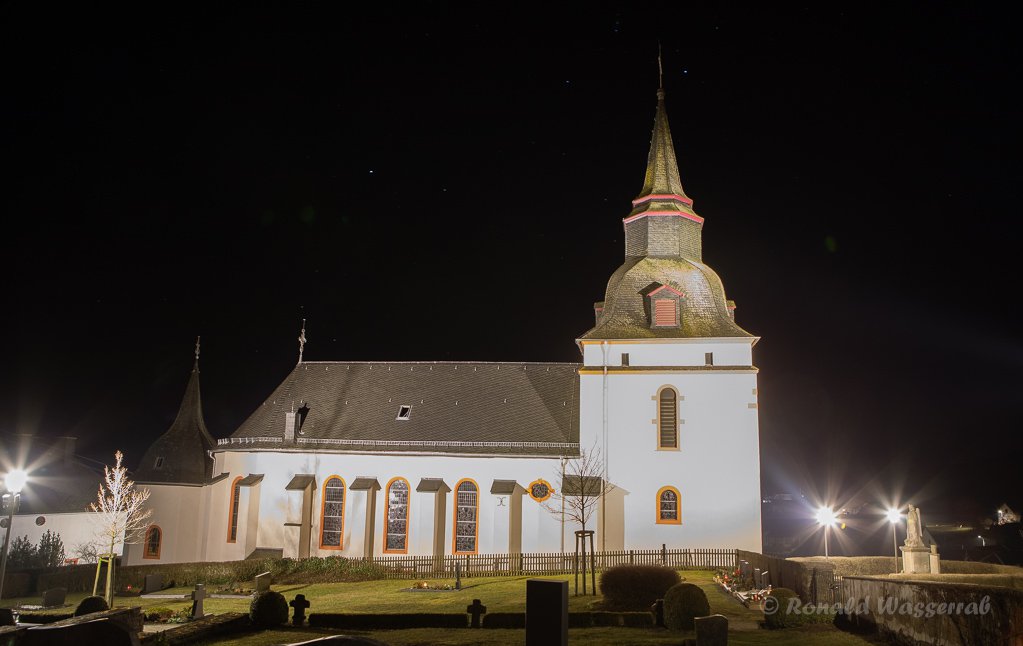 St. Michael  in Steffeln bei Nacht