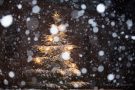 Schneegestöber an der Großhauer Kirche