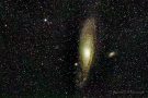 Andromeda-Galaxie (M31 / NGC 224) -  - 200mm Brennweite an Crop-Kamera = 320mm, Blende 2.8, ISO 6400, 173 Fotos à 1,0 Sekunden Belichtungszeit