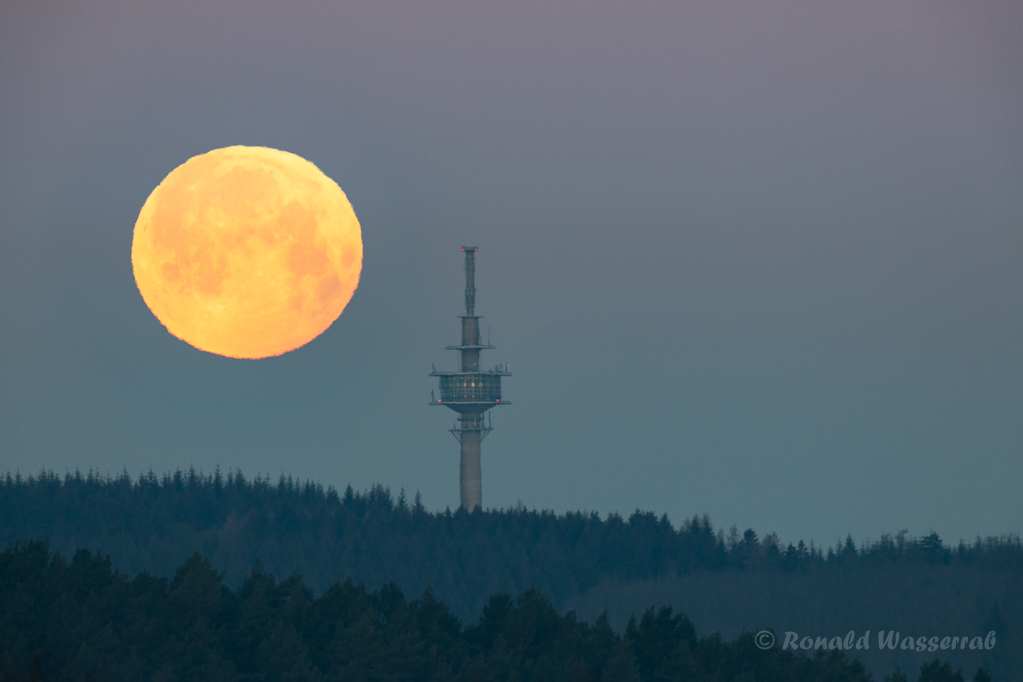 Der Mond wandert schneller, als man glaubt...