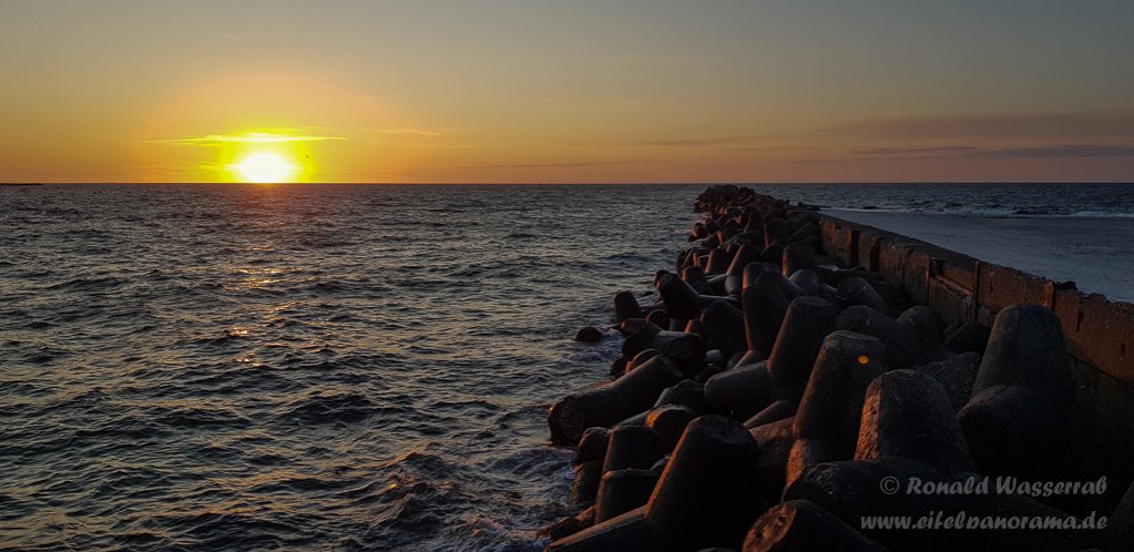 Sonnenuntergang auf der Düneninsel