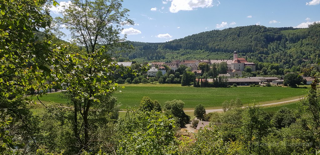 Blick auf Beuron mit der Klosteranlage