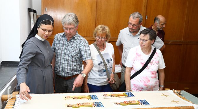 Hoppel Poppel zwischen Orgel und Paramenten – Jahresausflug der Kirchenmusiker und Sakristane der Region Eifel