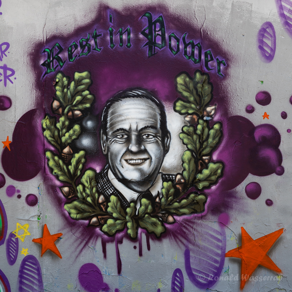 Rest in Power - Graffiti am Helmut-Rösseler-Platz