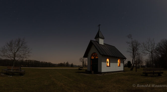 Nacht über der Kottenborner Kapelle
