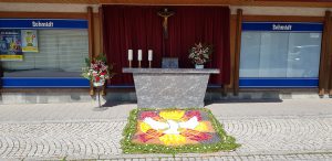 Altar der Familie Losch zu Fronleichnam am Kaufhaus Schmidt