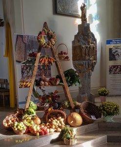 Urlaub in Höchenschwand - Erntedankschmuck in St. Michael