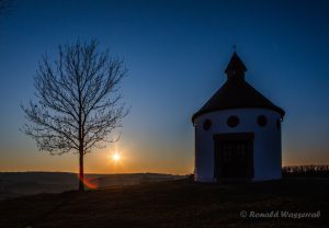 Sonnenuntergang an der Votivkapelle Wahlhausen