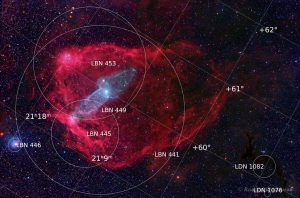 Astro-Fotografie: Sh2-129 und OU4 im Sternbild Kepheus mit Himmelskoordinaten