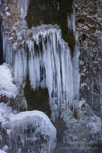 Eiszapfen am Dreimühlen-Wasserfall