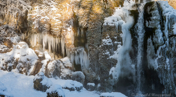 Dreimühlen-Wasserfall – Ein Wintermärchen