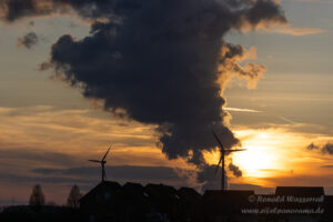 Sonnenuntergang Richtung Kraftwerk Weisweiler