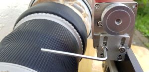 ZWO-EAF locker am Winkel der Montageschiene befestigen