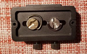 Aufschreuben der Guider-Klemme auf die kleine Kameraplatte