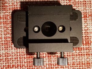 Aufschreuben der Guider-Klemme auf die kleine Kameraplatte