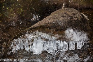 14-04 Eisgebilde an der Kall