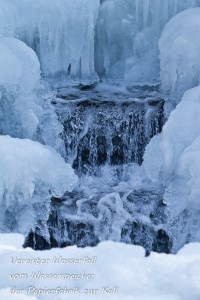 25-01 Vereister Wasserfall bei der Papierfabrik