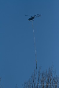 Helikopter beim Baumschnitt